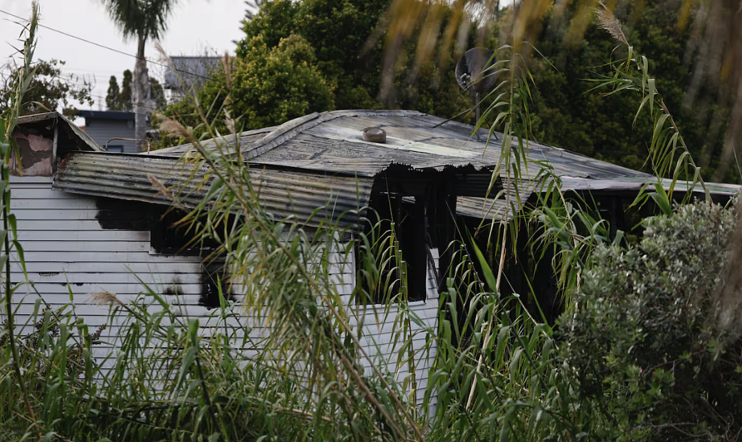 奥克兰西区住宅凌晨爆炸起火！血迹碎玻璃遍地！13岁少女私民宅开30人派对！全线下调！新西兰各大银行房贷利率刷新（组图） - 18