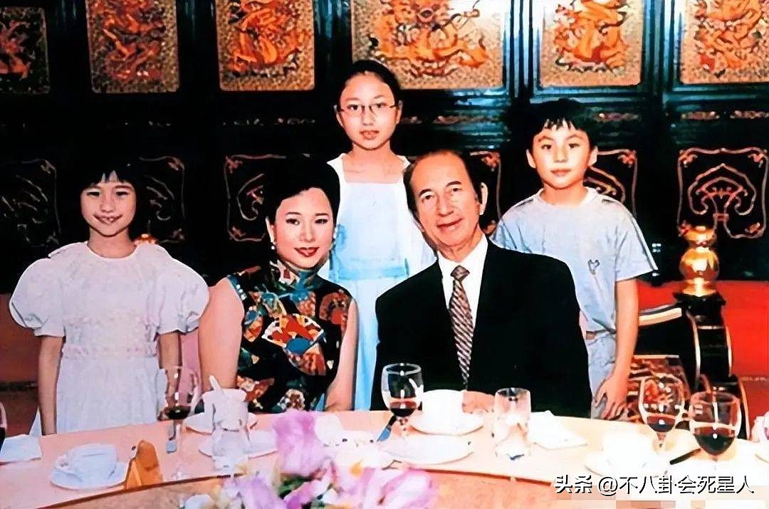 何超莲豪宅度中秋，阖家团圆唯独不见窦骁，豪门女从来不是恋爱脑（组图） - 15
