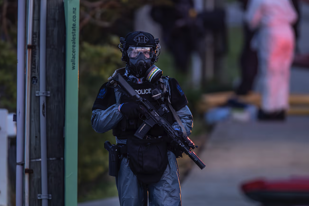 奥克兰西区住宅凌晨爆炸起火！血迹碎玻璃遍地！13岁少女私民宅开30人派对！全线下调！新西兰各大银行房贷利率刷新（组图） - 14