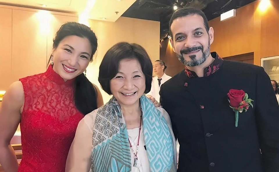 香港知名女星举家移居非洲生活,混血儿子颜值高,三年前到美国陪母亲终老(组图) - 9