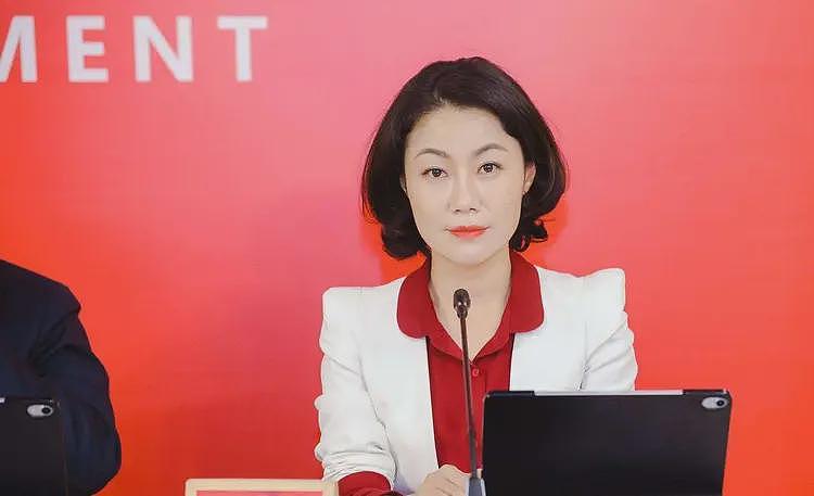 年薪849万,年终奖1000万,中国“最贵董秘”朱旭,49岁依然单身(组图) - 15