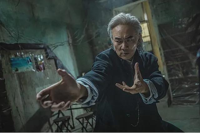 香港知名男星被曝让替身上吊一分钟，紧急就医，任贤齐愤怒罢演（组图） - 3