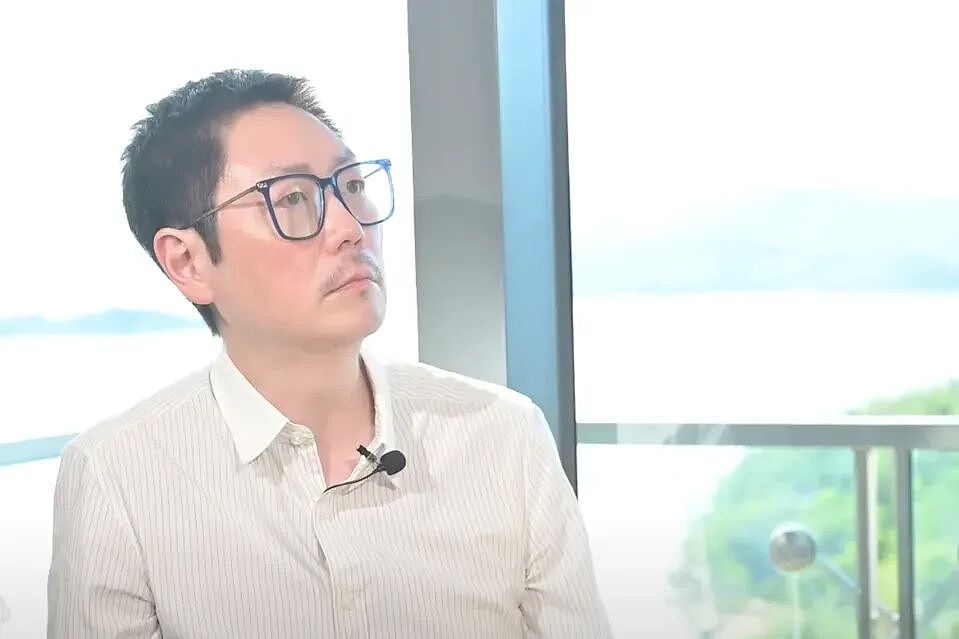 51岁TVB男星首次公开恋情，自爆有拍拖十年女友，大赞女友靓到不得了（组图） - 10