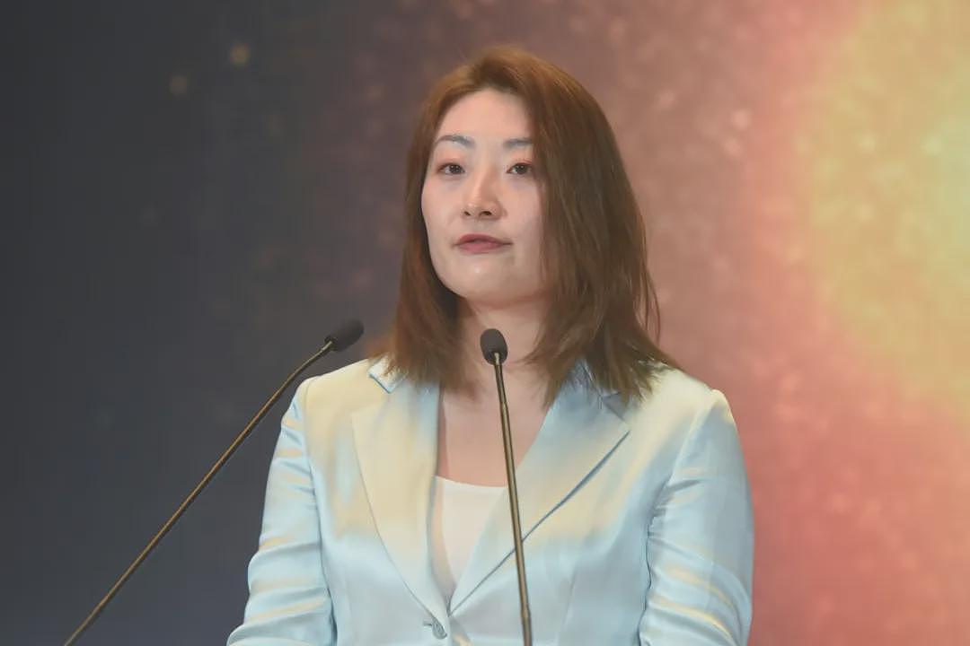 娃哈哈核心成员、宗馥莉“心腹”严学峰，被解除立案审查，已正常上班！知情人士：宗馥莉9日正常上班（组图） - 2