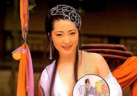 一辈子演了两部三级片，至今仍是“亚洲第一美胸”（组图） - 4