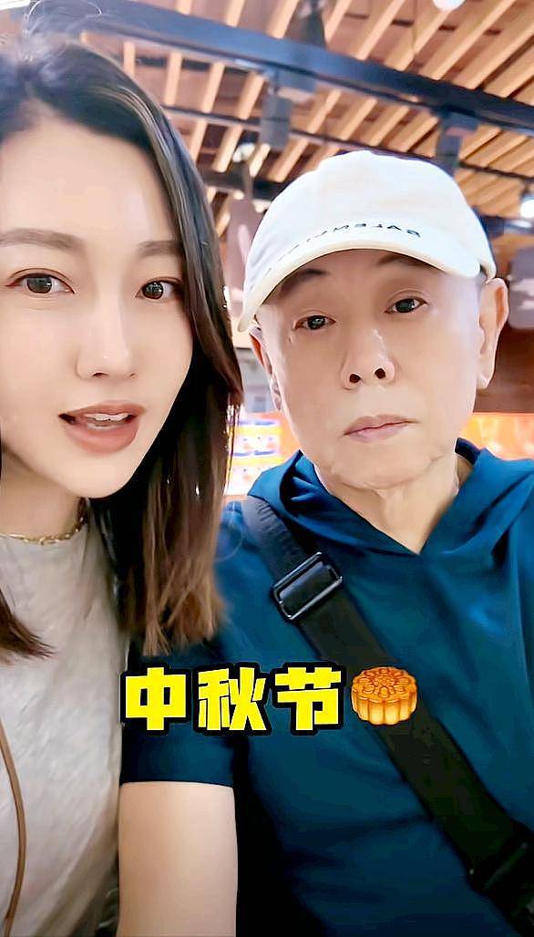 68岁潘长江陪父母过中秋！头发白了也要做孝子（组图） - 2