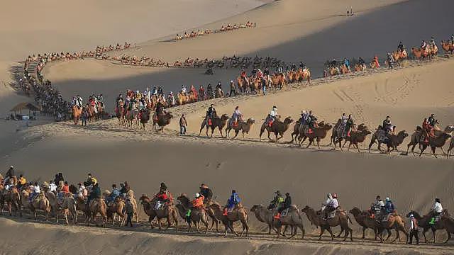中国十一黄金周消费增2.7%，旅游业兴旺电影业萎缩（组图） - 3