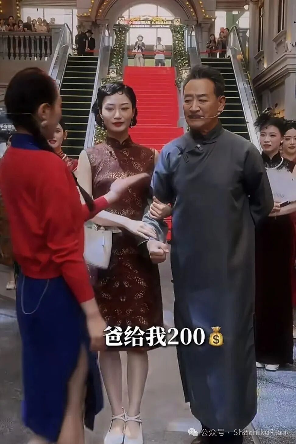 65岁林俊贤景区“打工”，和游客热情互动！曾被誉为“最帅李世民”（组图） - 4