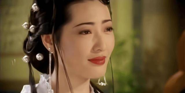 一辈子演了两部三级片，至今仍是“亚洲第一美胸”（组图） - 3