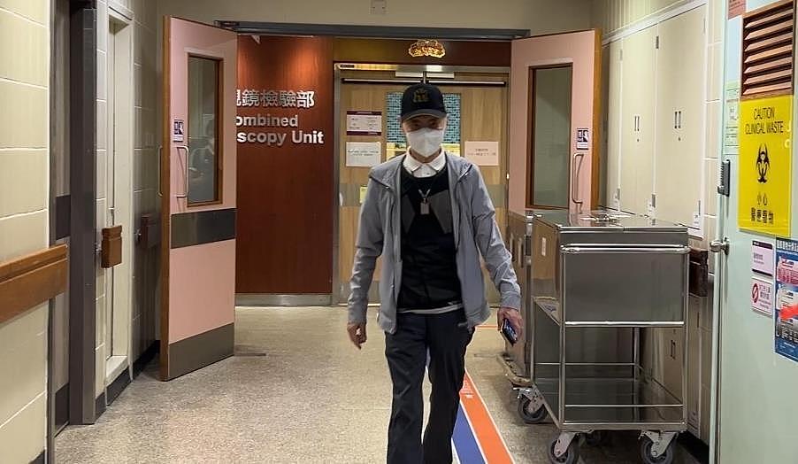关淑怡病情告急！84岁父亲慌张赶往医院探视，神情难过目光呆滞（组图） - 2
