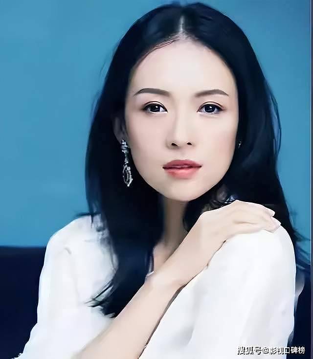 章子怡带女儿现身阿那亚，双手叉腰尽显豪迈（组图） - 4