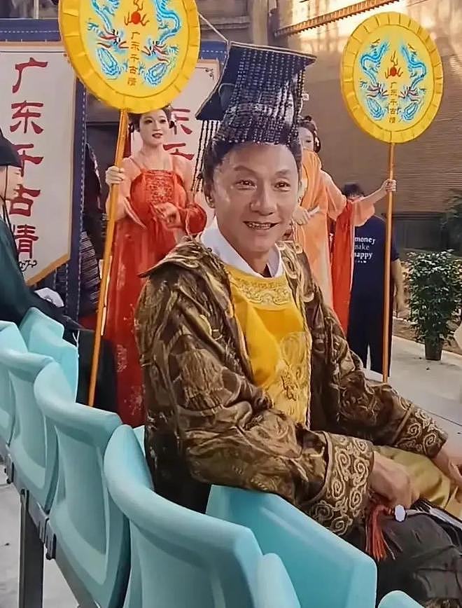 钱再多有什么用？看刘亦菲、赵丽颖的现状，给所有女明星提了个醒（组图） - 8
