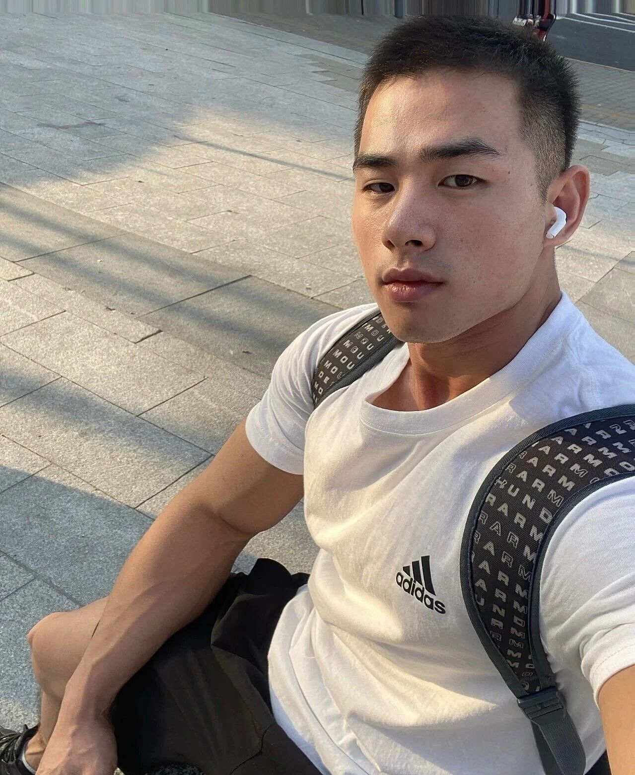 【帅哥】健身猛男因太“大”遭女生嫌弃!男网友:太羡慕了(组图) - 10