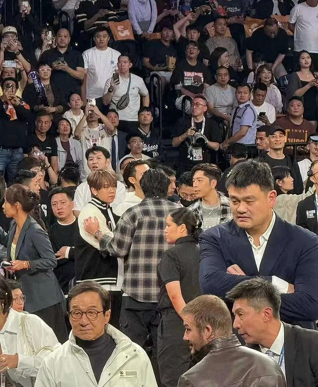 NBA中国赛！章子怡穿透视装，梁朝伟紧张到发抖，姜涛打球被群嘲（组图） - 6