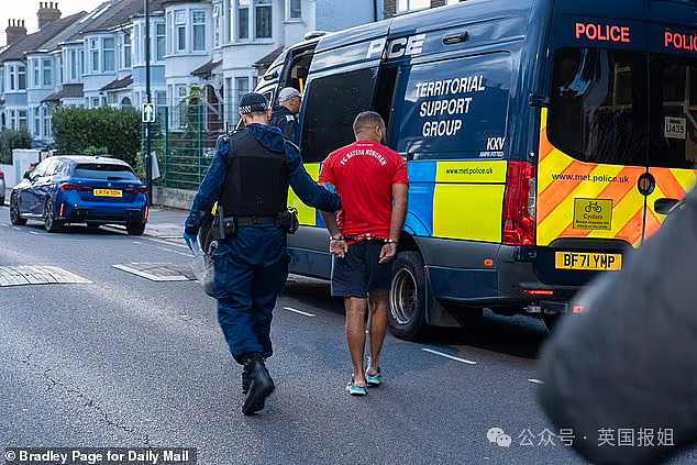 英4万部被盗手机都运去了中国？英警方破获史上最大偷手机案：贩毒都没这赚（组图） - 10