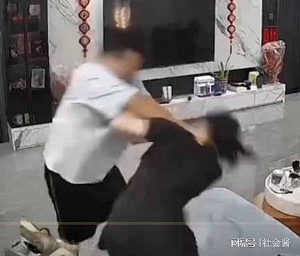 网传两个二婚父母吵架动手，男方失手摔死女方孩子，监控曝光令人心痛（视频/组图） - 10