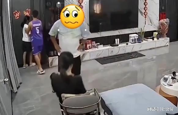 网传两个二婚父母吵架动手，男方失手摔死女方孩子，监控曝光令人心痛（视频/组图） - 7