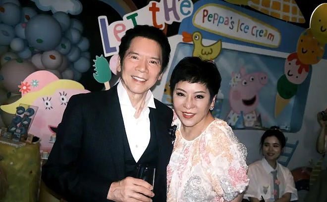 向华强辟谣封神！12亿孙礼+45年零出轨婚姻，藏着豪门的真底色（组图） - 13