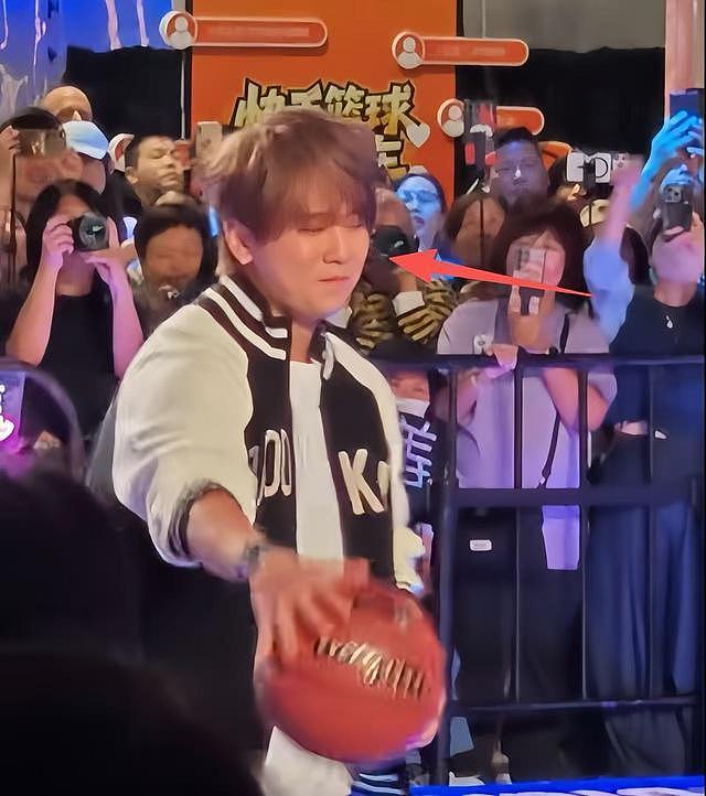 NBA中国赛！章子怡穿透视装，梁朝伟紧张到发抖，姜涛打球被群嘲（组图） - 18