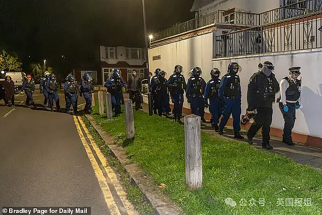 英4万部被盗手机都运去了中国？英警方破获史上最大偷手机案：贩毒都没这赚（组图） - 19
