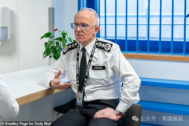 英4万部被盗手机都运去了中国？英警方破获史上最大偷手机案：贩毒都没这赚（组图） - 8