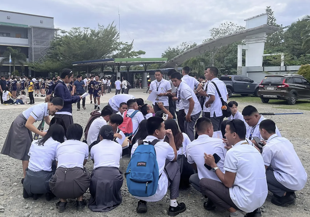 突发7.6级强震! 两场地震接连触发海啸警报! 城市坍塌，机场裂开，民众奔逃，死伤惨重（视频/组图） - 8