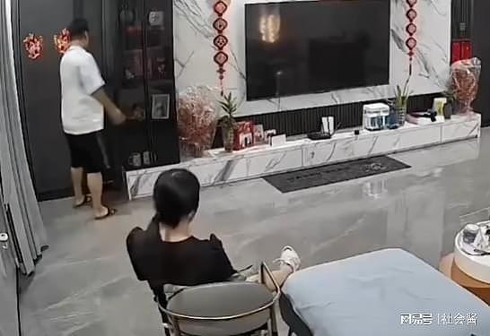 网传两个二婚父母吵架动手，男方失手摔死女方孩子，监控曝光令人心痛（视频/组图） - 8