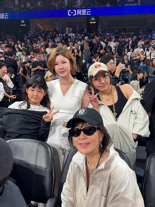 NBA中国赛！章子怡穿透视装，梁朝伟紧张到发抖，姜涛打球被群嘲（组图） - 10