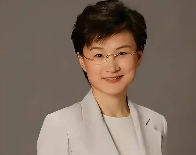 被要求滚出主持界，成为众矢之的，54岁央视主持董倩做错了什么？（组图） - 2