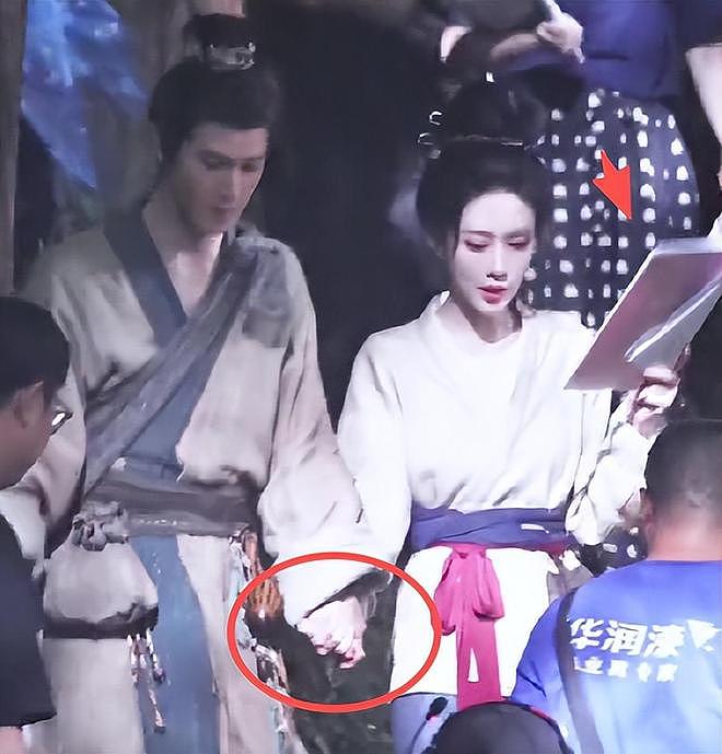 李昀锐孟子义否认恋情!男方被曝在女方家过夜,互动细节引热议(组图) - 12