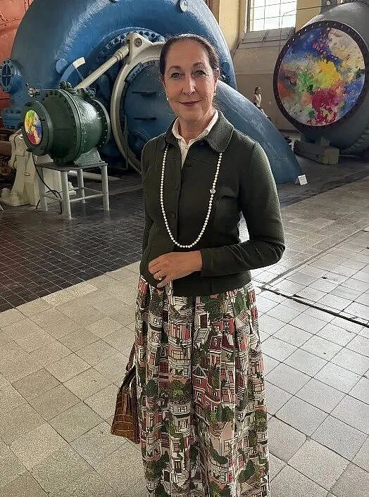 德国镇长被捅13刀，以为被对手伤害，竟是遭17岁养女虐杀未遂（组图） - 6