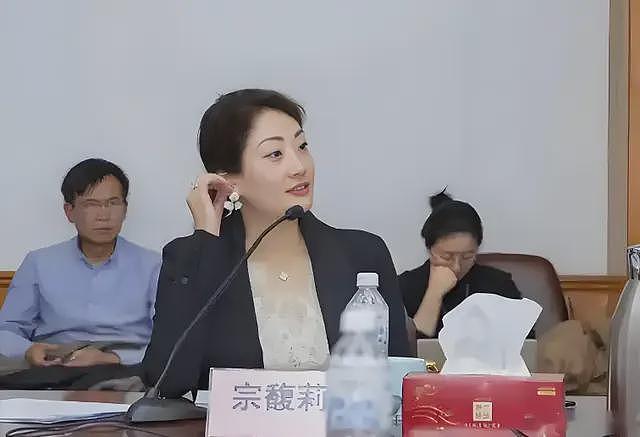 宗馥莉辞职，宗泽后幸灾乐祸，杜建英和仨子女将成最大受益者（组图） - 13