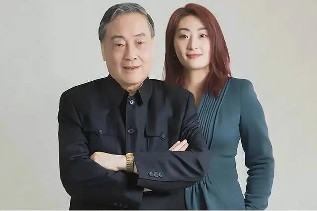 宗馥莉辞职，宗泽后幸灾乐祸，杜建英和仨子女将成最大受益者（组图） - 1