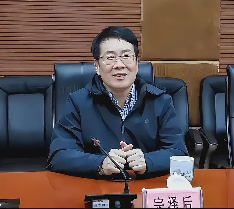 演都不演了!宗馥莉辞职后,宗泽后发文批评,推出竞品和侄女对打(组图) - 9