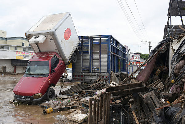 墨西哥暴雨洪灾至少41死，上千建筑毁损惨况曝光（组图） - 4