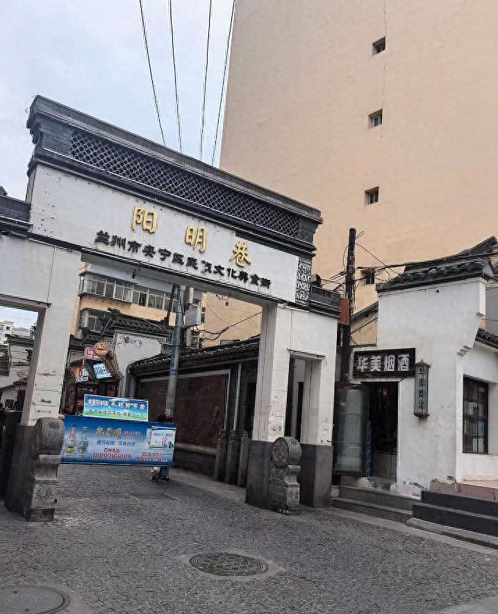 兰州临街商铺突发爆炸，事发路段已封锁仍在排查，已造成一人死亡（组图） - 1