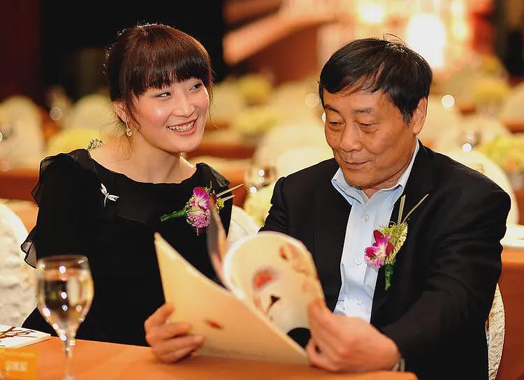 演都不演了!宗馥莉辞职后,宗泽后发文批评,推出竞品和侄女对打(组图) - 6