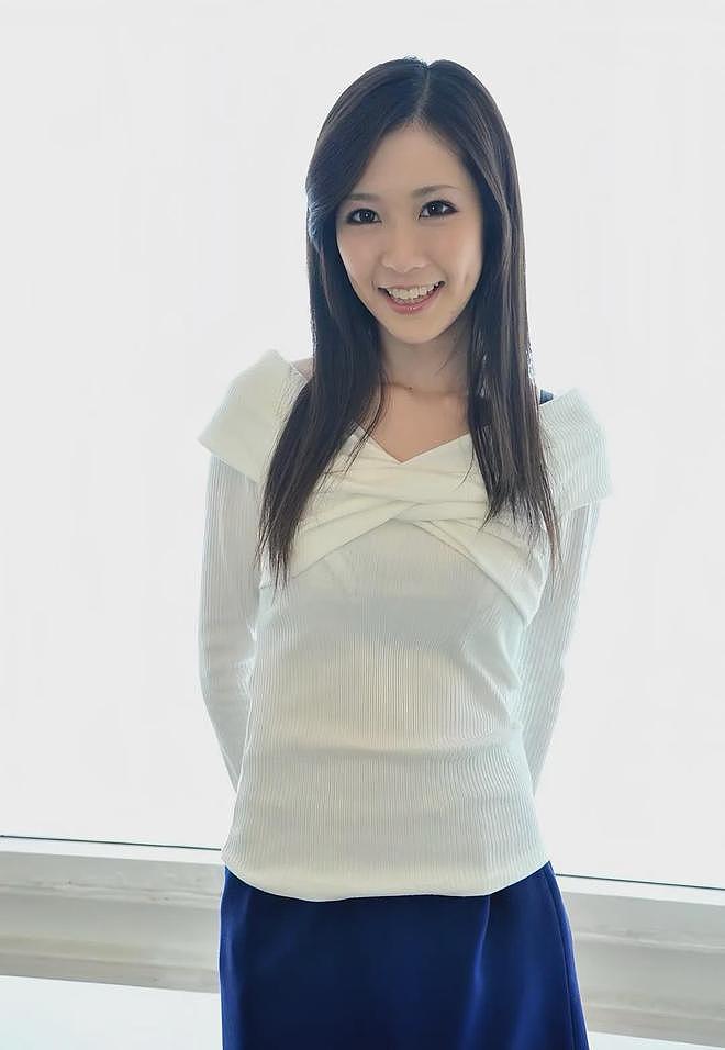 【美女】E级女艺人，五官精致，双腿修长九头身，大家应该都认识她（组图） - 3