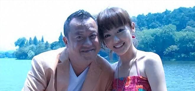 高云翔被赞好爸爸：错过唐嫣、背叛董璇，一手好牌打稀烂？（组图） - 18