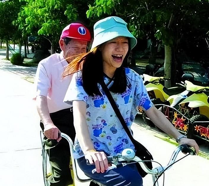 杨振宁与翁帆:一个贪财,一个好色?(组图) - 12