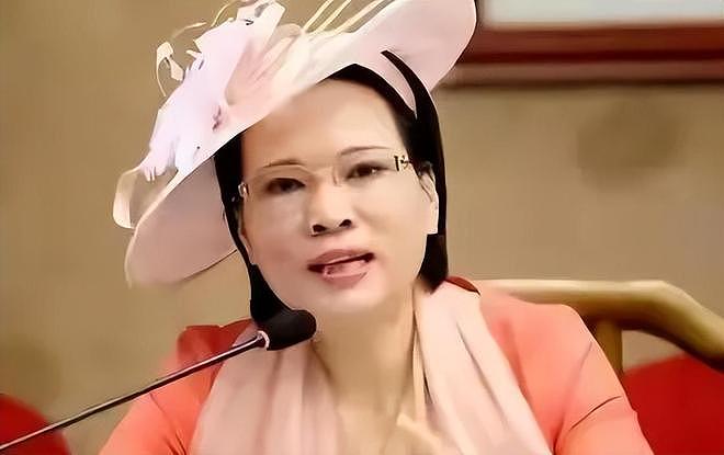 悲催!中国浙江女首富,因崇拜许家印投资房地产,结果负债469亿(组图) - 9
