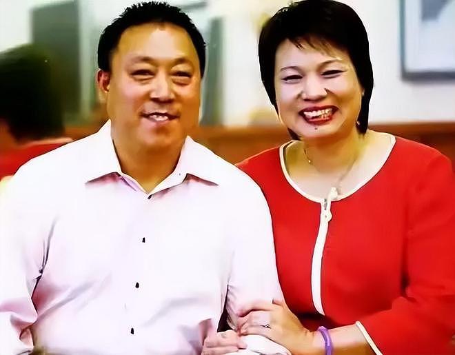 悲催!中国浙江女首富,因崇拜许家印投资房地产,结果负债469亿(组图) - 4