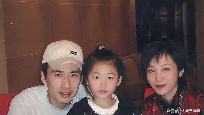 柳云龙：与初恋结婚，婚后生一女，如今咋样了（组图） - 13