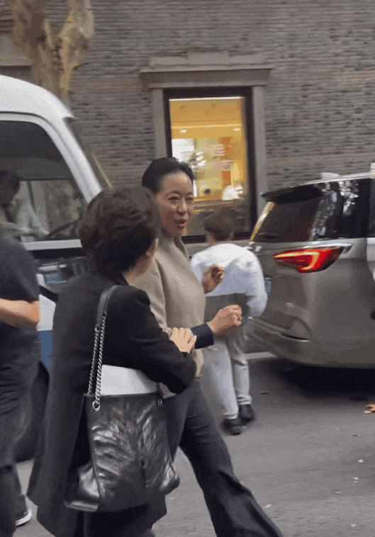 50+再嫁百亿豪门，郭晶晶婆婆现在过得好吗？（组图） - 56