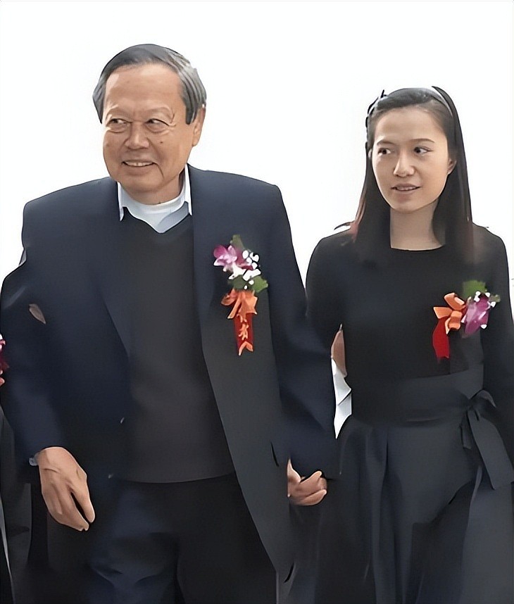 杨振宁与翁帆:一个贪财,一个好色?(组图) - 7