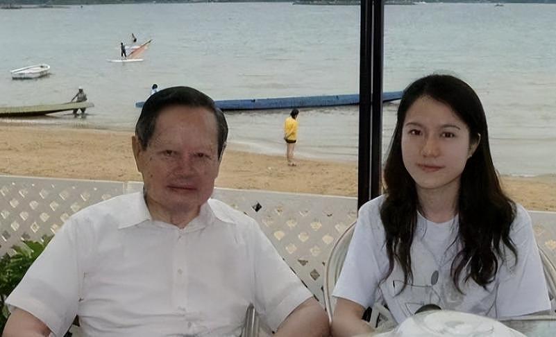 杨振宁与翁帆:一个贪财,一个好色?(组图) - 10
