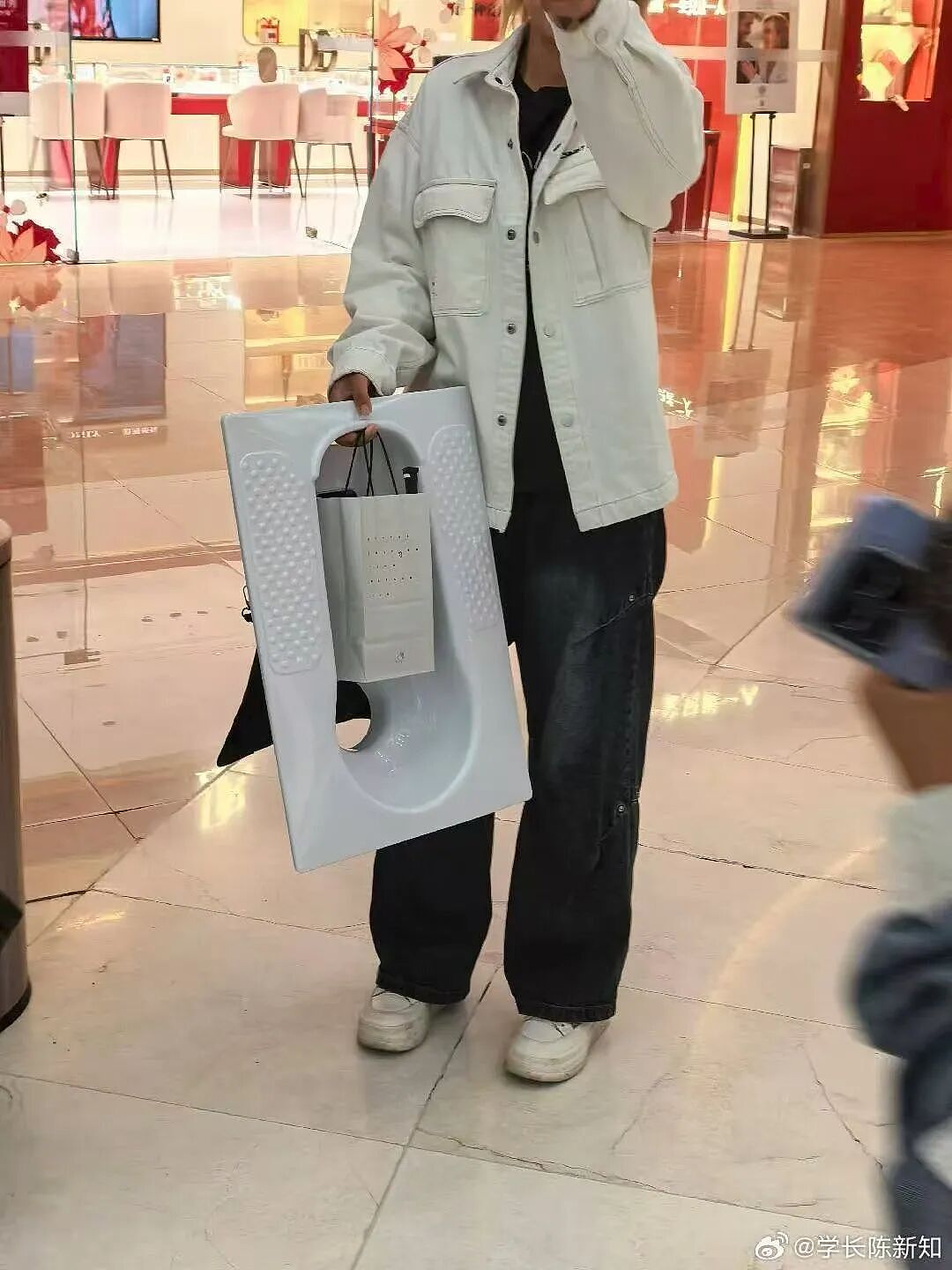 【爆笑】“花了5w装了送客风装修后......” 哈哈哈哈哈哈哈俺不中了(组图) - 58