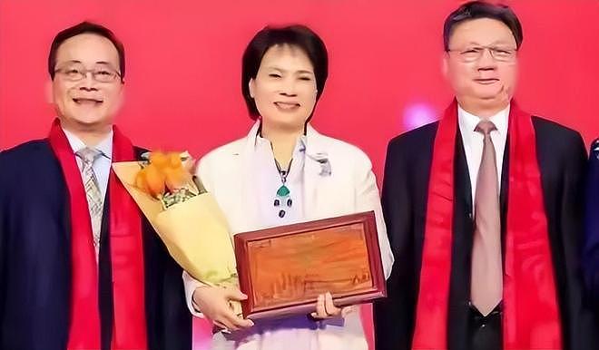悲催!中国浙江女首富,因崇拜许家印投资房地产,结果负债469亿(组图) - 7