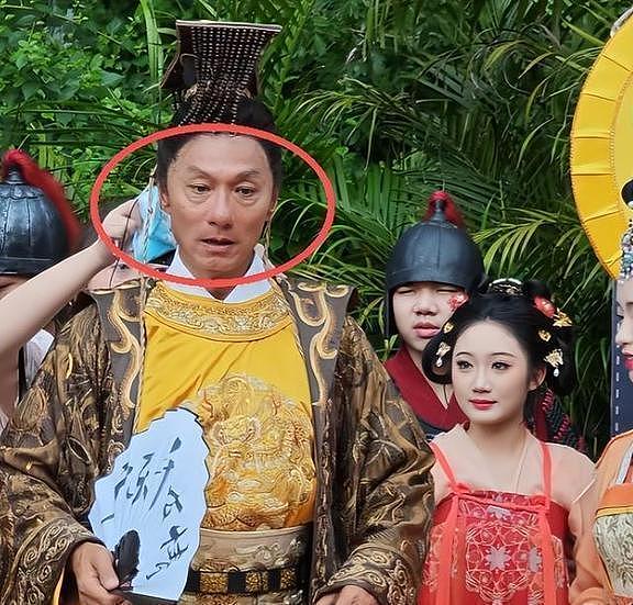 林俊贤景区打工，被妻子抛弃、赔到血本无归，如今成了酒糟鼻老汉（组图） - 4