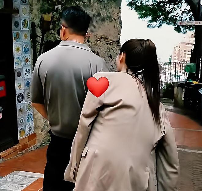 汪小菲罕见亲晒儿子正脸照，眉眼像极了大S，凸牙问题还没改善（组图） - 24